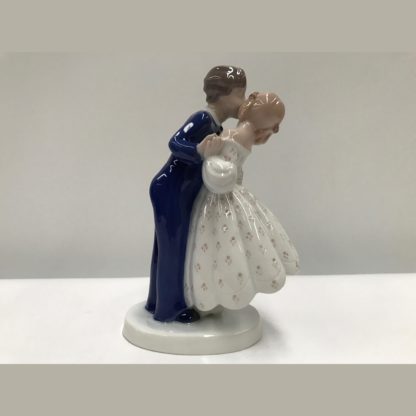 Bing & Grondahl Figurine Of A Young Couple Kissing No 2162SK 3