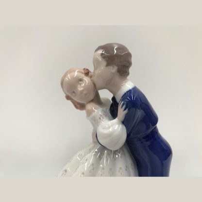 Bing & Grondahl Figurine Of A Young Couple Kissing No 2162SK 5